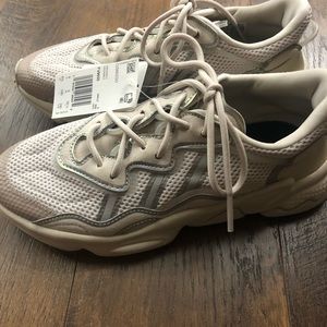 ozweego beige size 6